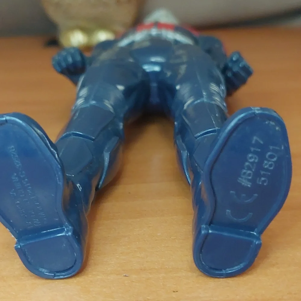 Hasbro marvel Titan hero series Ant-Man 12-in action figure. Great condition! - Picture 5 of 10